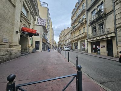 Photo du bien Local professionnel en face du RockStore